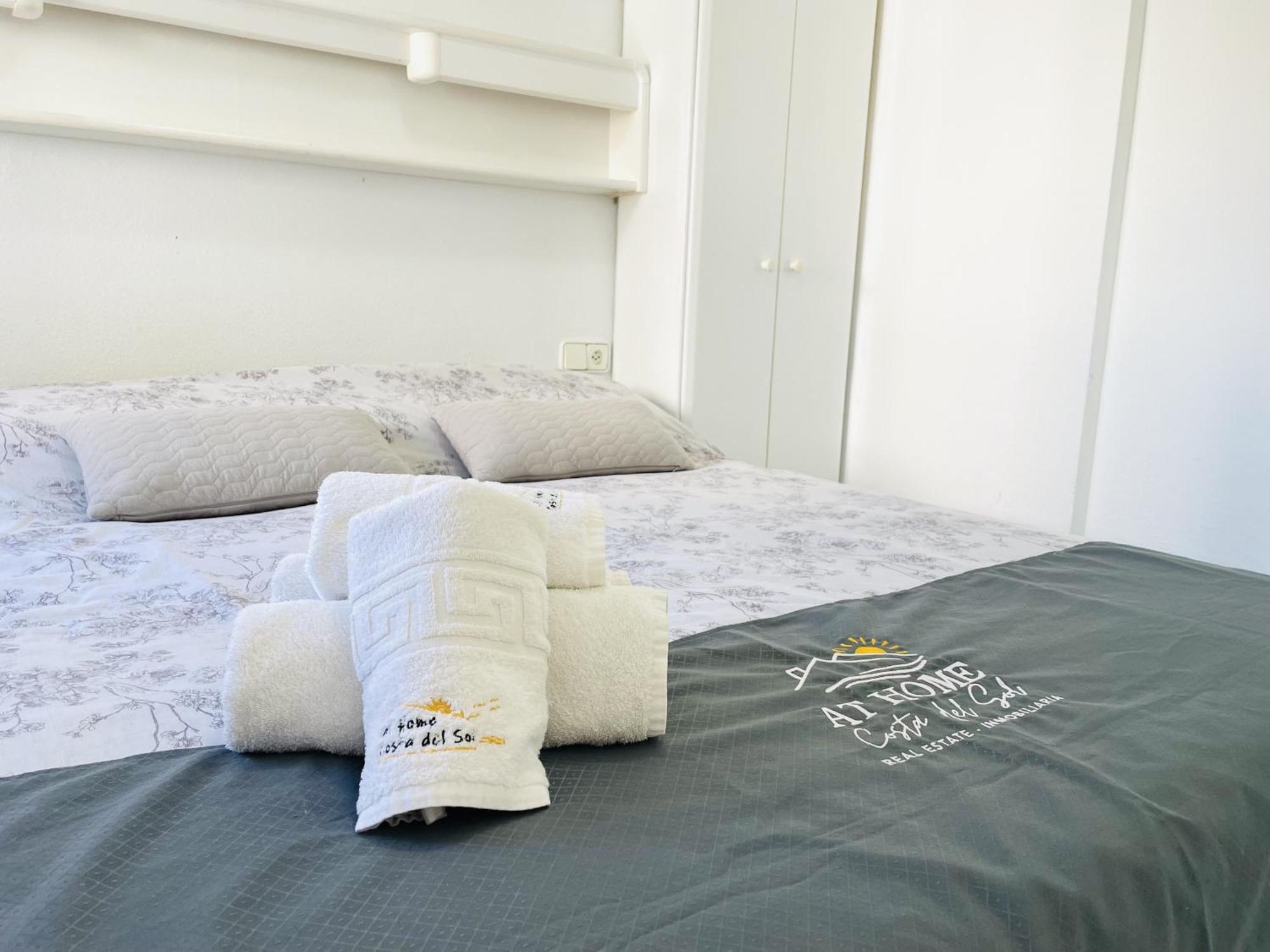 Apartamento Laguna Beach At Home Torrox Bagian luar foto